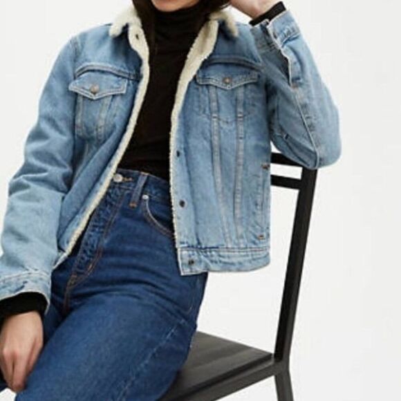 Levi's NWT SzS Slim Fit Divided Blue Original Sherpa Trucker Denim Jean Jacket - Picture 7 of 15